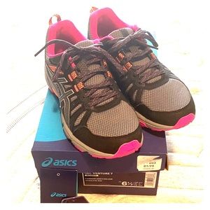 ASICS women sneakers 61/2